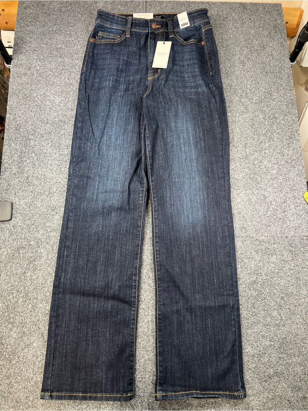 Women’s Judy Blue NWT High Waist Straight Jeans in Dark Blue - Classic B45